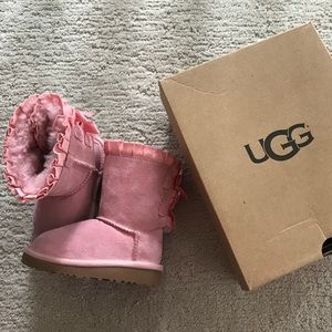 Girl’s Uggs Bailey Boot baby/toddler size 6